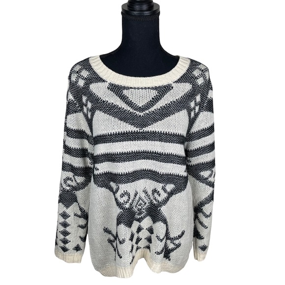Maddison Sweaters - Maddison Tribal Shapes Off White and Gray Sweater Size Small